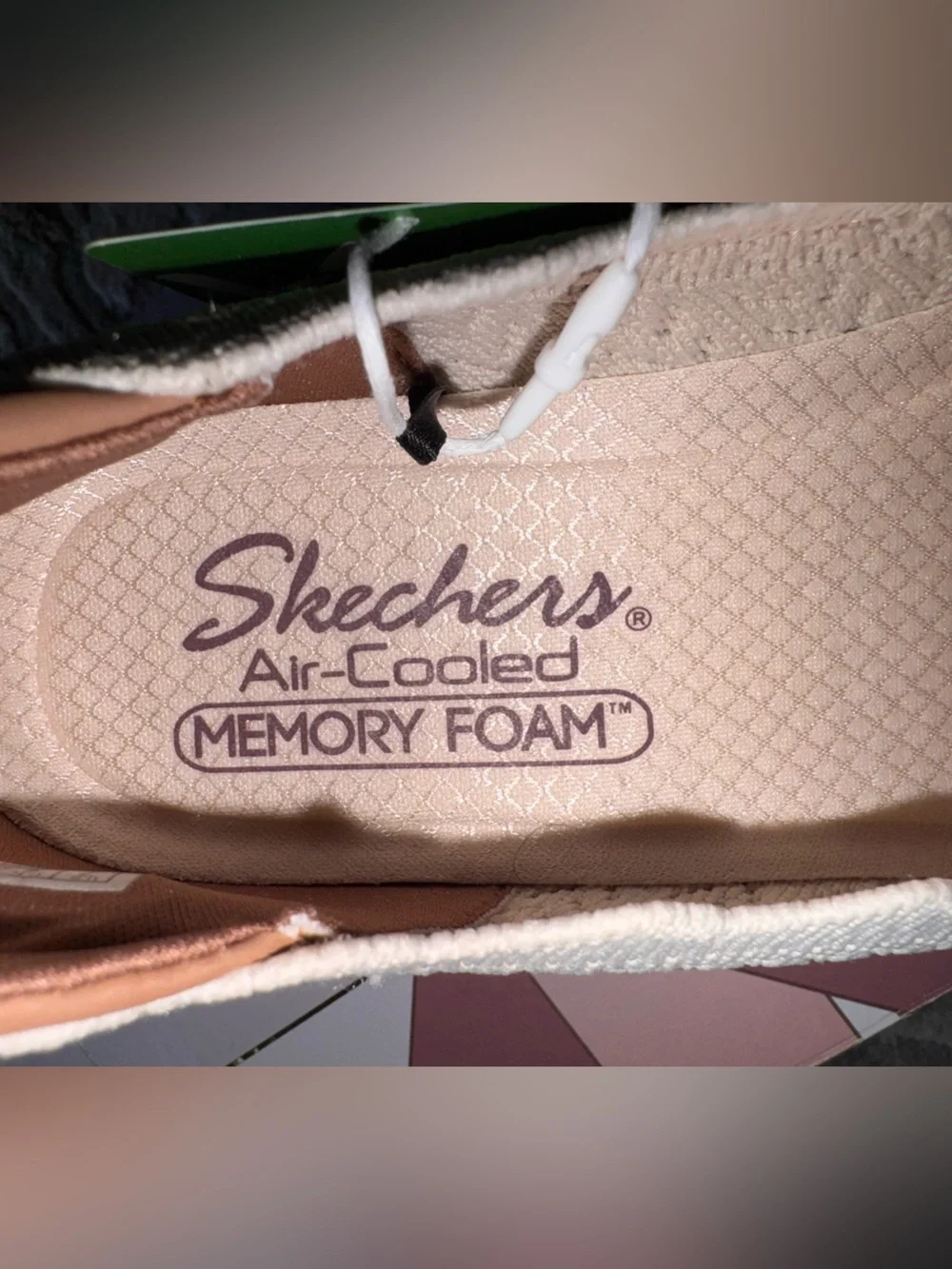Skechers Wilshire Blvd Knit Sail slip-on casual loafers shoes size 7  off white